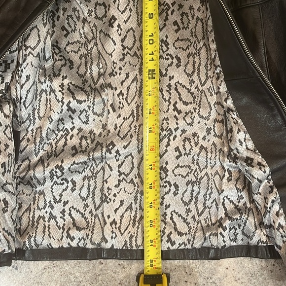 Genuine leather Guess jacket - Picture 10 of 11